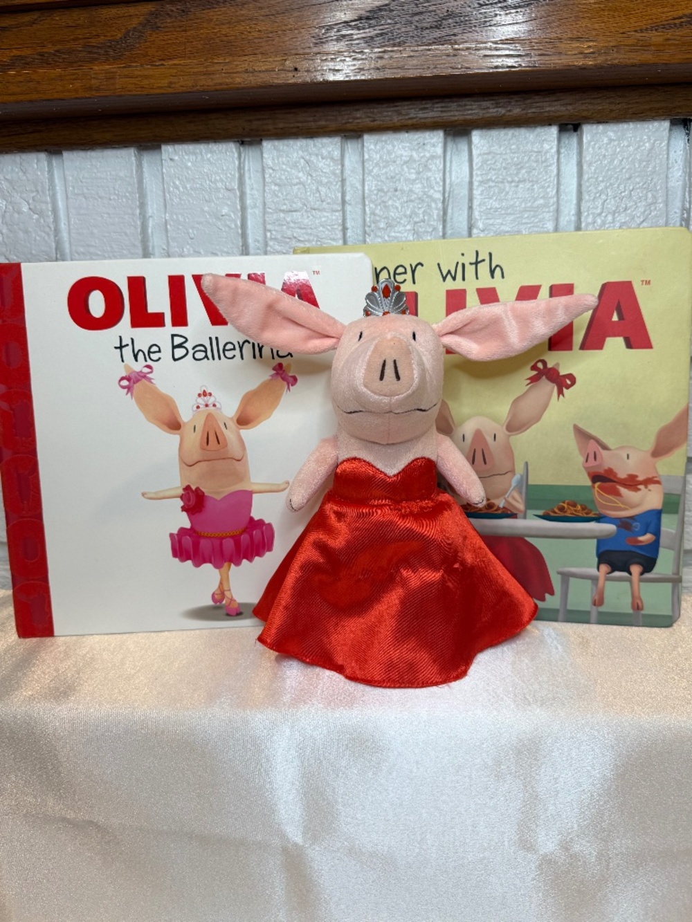 Olivia the Pig Book & Plush Bundle